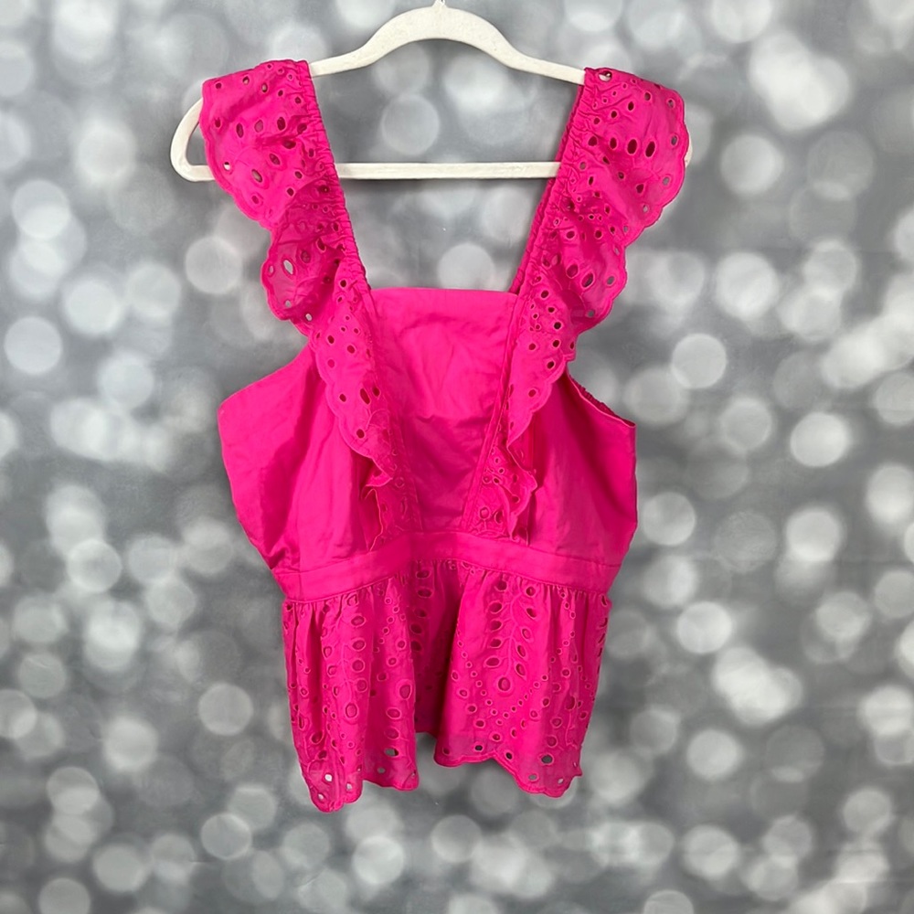 NWT Banana Republic womens bright fuchsia eyelet peplum top. Size Medium
